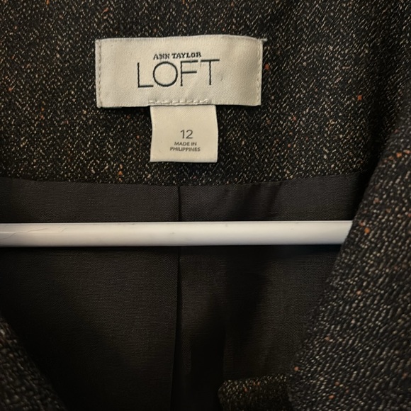 Beautiful brown suit Loft size 12 - Picture 2 of 8